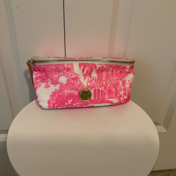 Lilly Pulitzer Torrey Belt Bag - Picture 1 of 3
